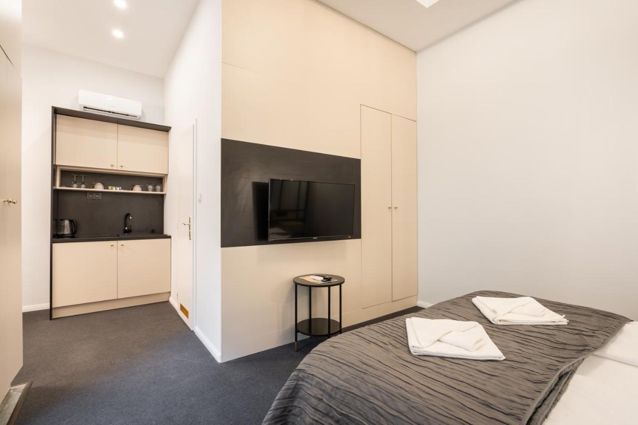 Astoria Boutique Suites- Best Location By Bqa 布达佩斯 外观 照片